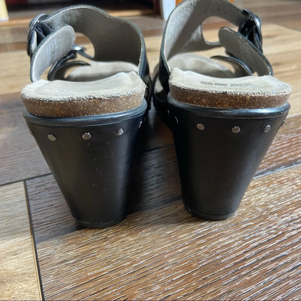 Dansko Fern Wedge Heel Slide Sandals Size 40